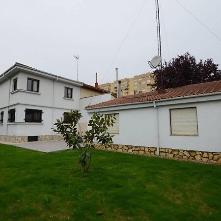 הוילה Housing Leon Casa Con Jardin מראה חיצוני תמונה