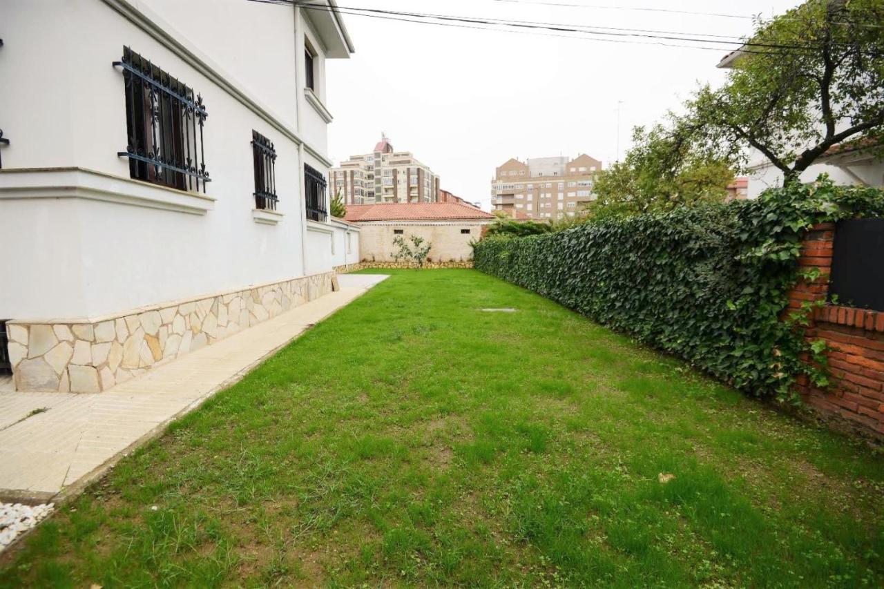 הוילה Housing Leon Casa Con Jardin מראה חיצוני תמונה
