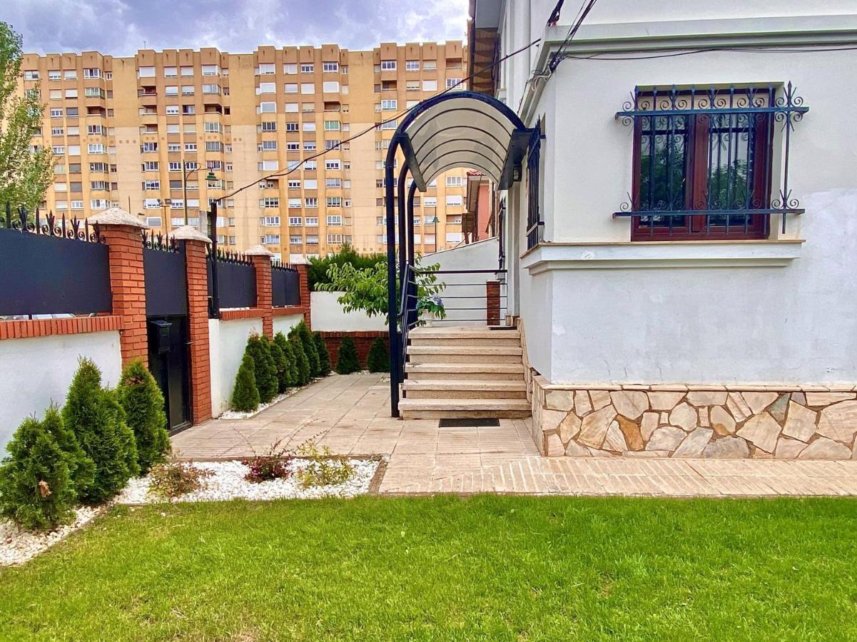 הוילה Housing Leon Casa Con Jardin מראה חיצוני תמונה